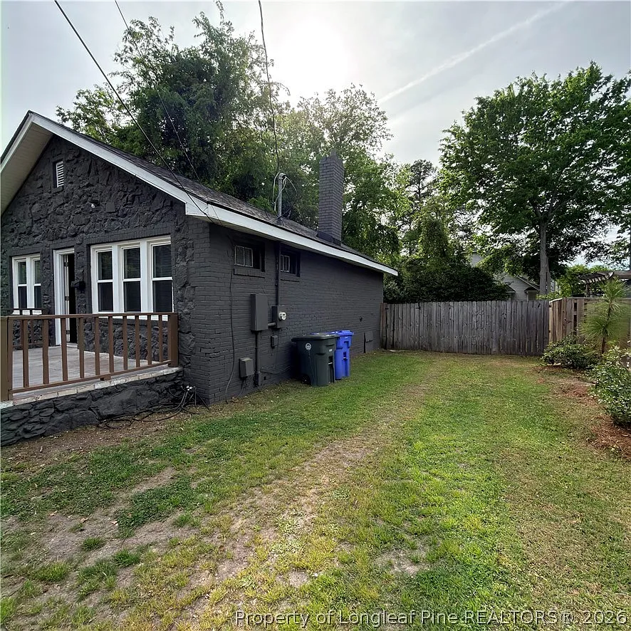 2 bed, 1.0 bath, 901 sqft, $950 — Photo 3
