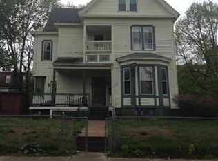 215 Elm St, Holyoke, MA 01040
