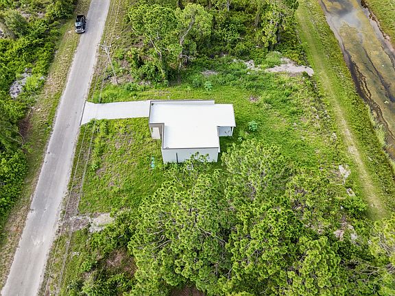 3rd image of 757 Joponica Ave S