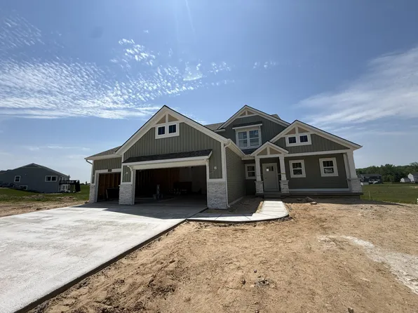 12068 Harvest Acre Dr, Lowell, MI 49331