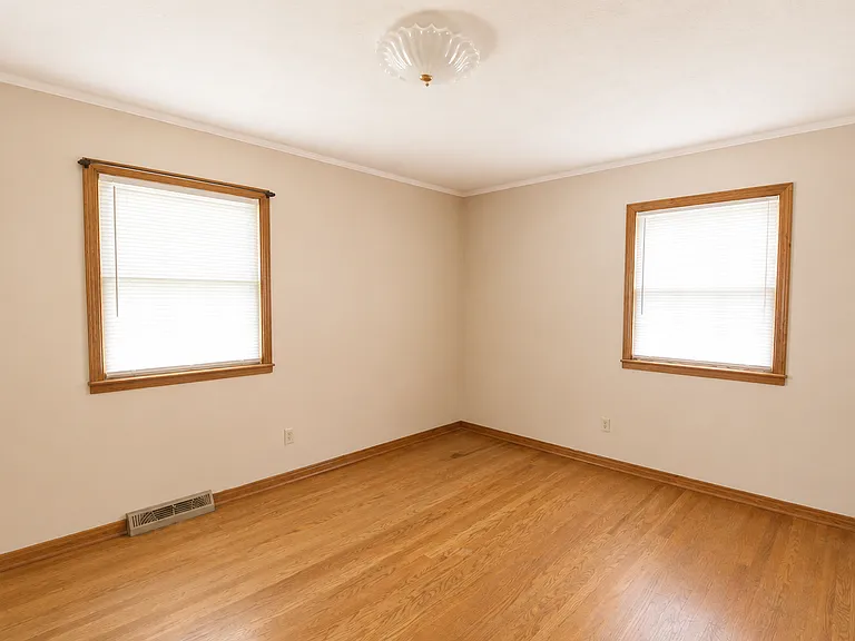 900 Hamlet Ave — Photo 22