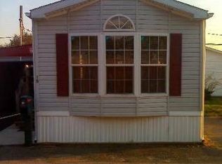 15 Lincoln Ave, Holbrook, NY 11741