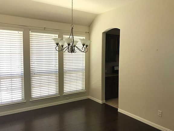 2nd image of 2712 Cole Castle Dr