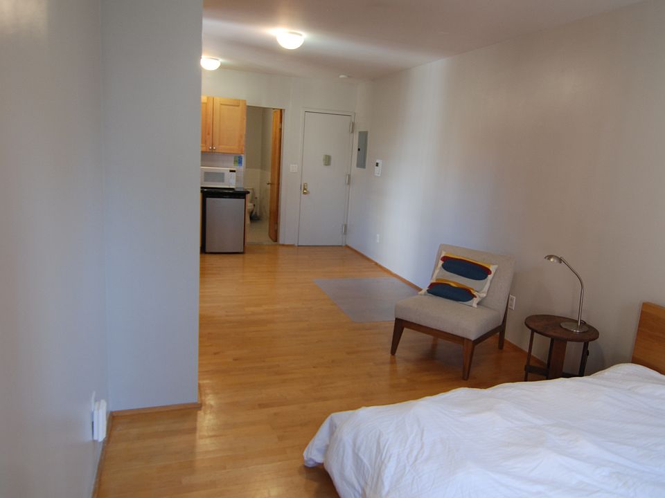 1st image of 19 Essex St APT 6
