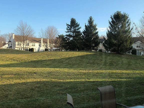 2nd image of 33158 Fairport Dr