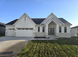 16207 Goodman Dr, Urbandale, IA 50323