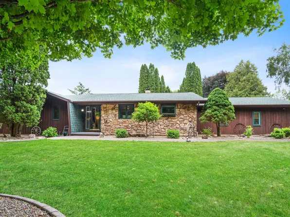 N2976 Rip Van Winkle Ln, Appleton, WI 54913