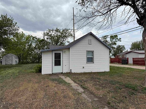 3rd image of 822 N Jackson Ave