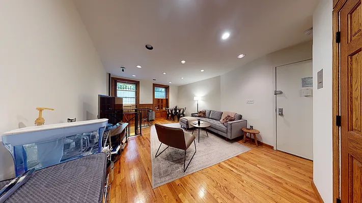 Rented by Bond New York | media 16