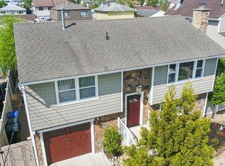 29 Crane Way, Toms River, NJ 08753