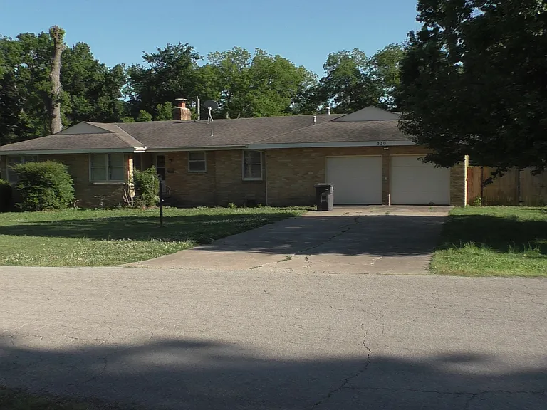 3301 Sheridan Rd — Photo 1