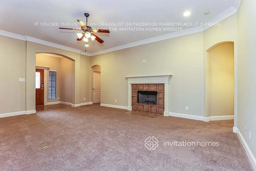 321 Merced St Burleson, TX 76028 — Photo 3