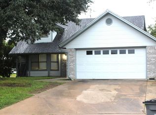 111 Trentwood Cir, Victoria, TX 77901