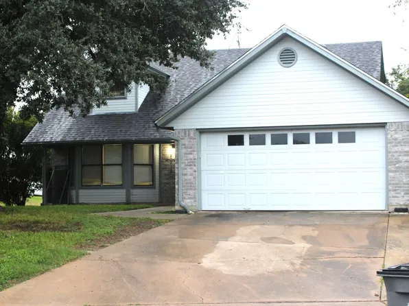 111 Trentwood Cir, Victoria, TX 77901