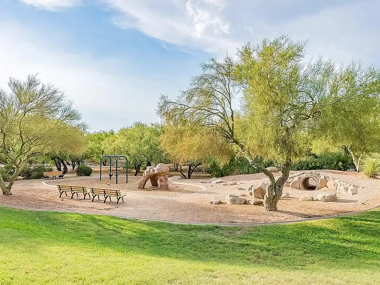 10561 E Willow Shade Pl — Photo 38