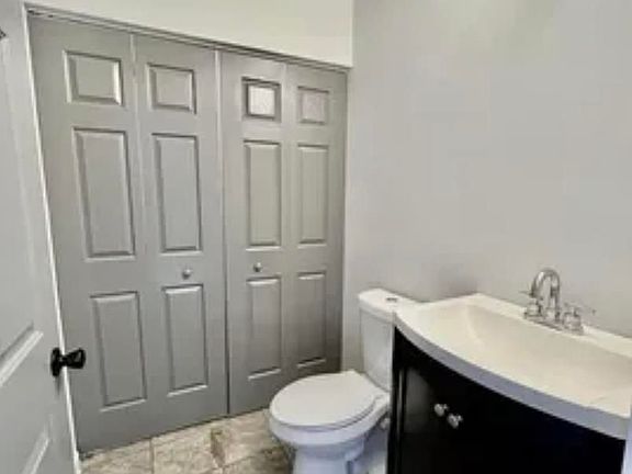 4th image of 919 Shadow Lakes Dr