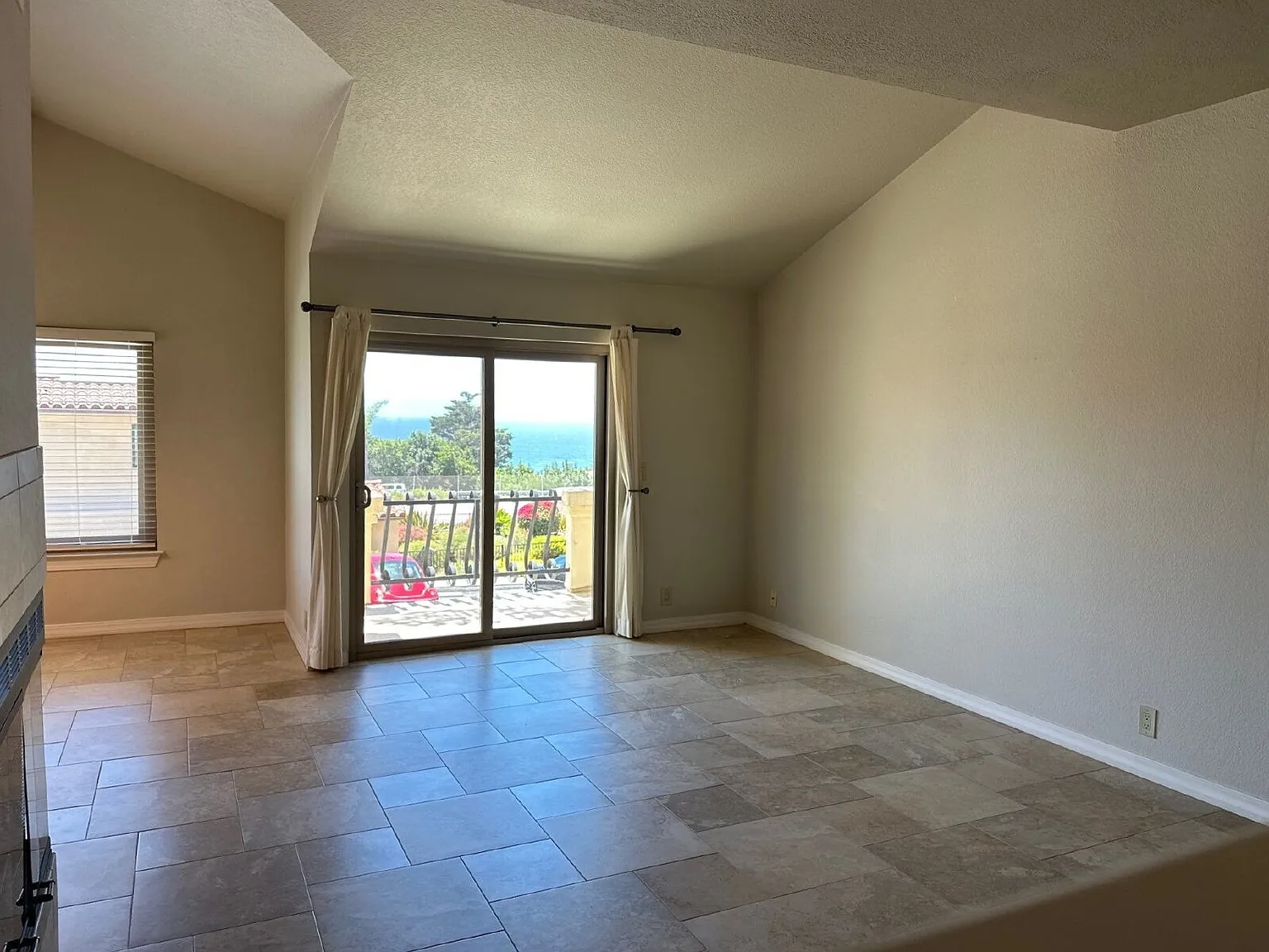 2 bed, 2.0 bath, 1550 sqft, $4,000 — Photo 4