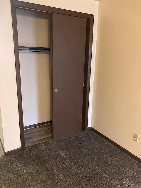 138 Eastwood Dr — Photo 2