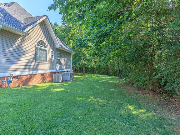 3rd image of 4284 Wellesley Dr