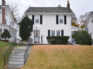 7 Lindbergh Pl, Poughkeepsie, NY 12603
