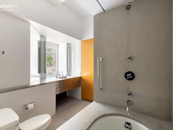 227 West 17th Street image 17 of 23