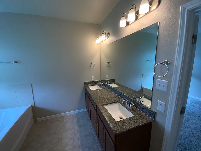 1407 Chalice Dr — Photo 6