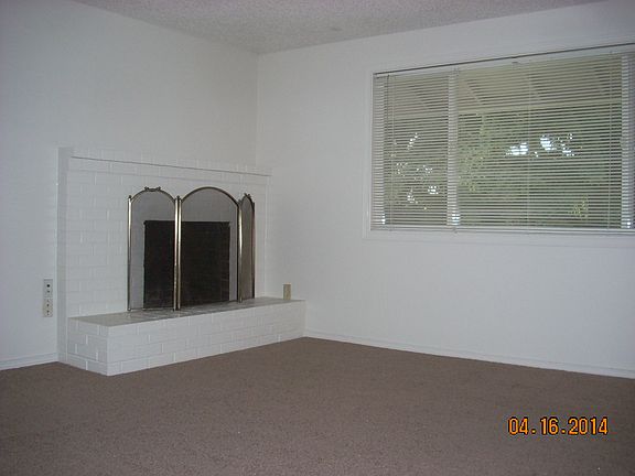 3rd image of 3218 Edgewood Dr APT D