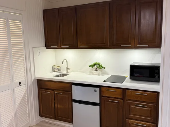 2509 Ala Wai Blvd, Honolulu, HI