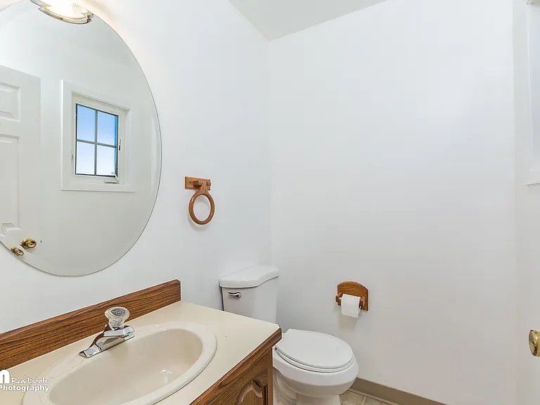 1821 Commodore Dr — Photo 14