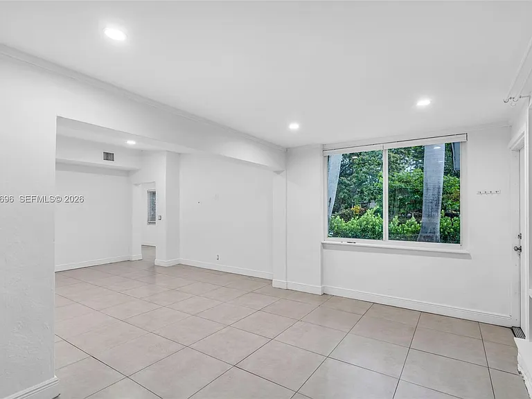 1580 NE 139th St — Photo 9