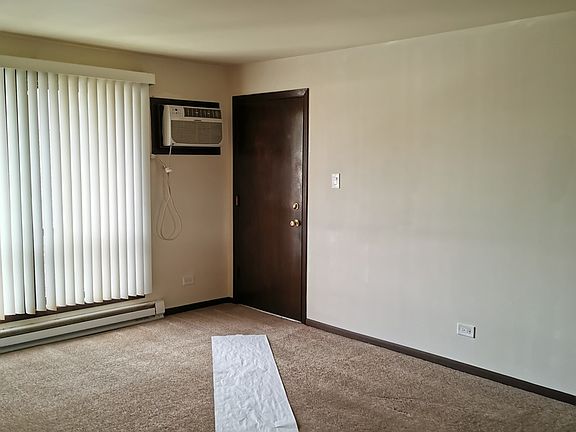 5th image of 16640 Crescent Ave #2W