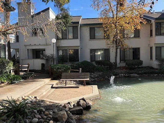 2 bed, 1100 sqft, $3,000 — Photo 1