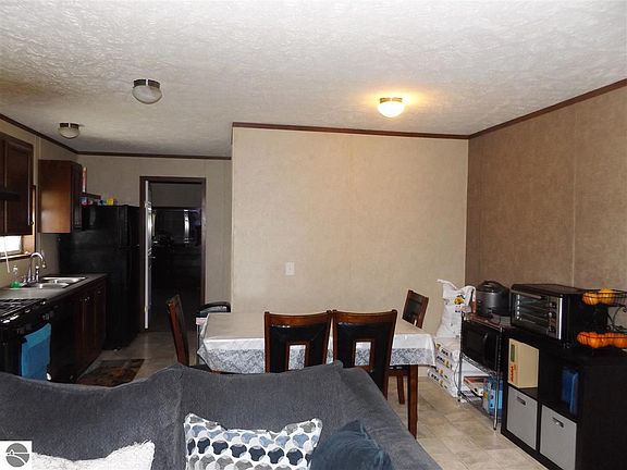 2nd image of 1197 Lynn Ln