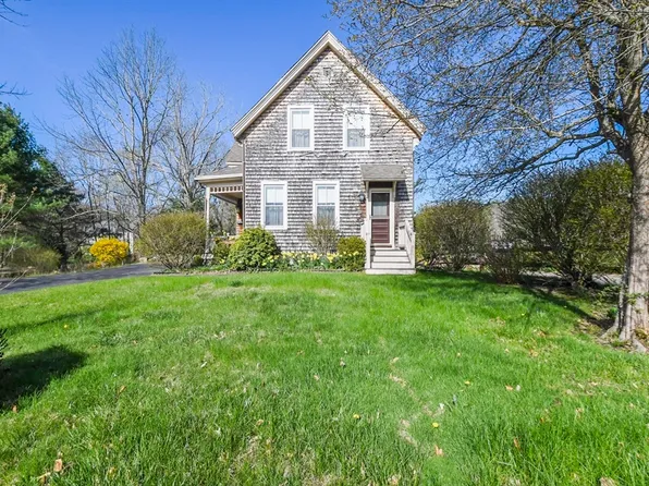 535 Harvard St, Whitman, MA 02382