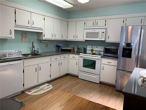 4th image of 436 Stanton Pl