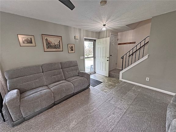 3rd image of 391 Farrell Rd