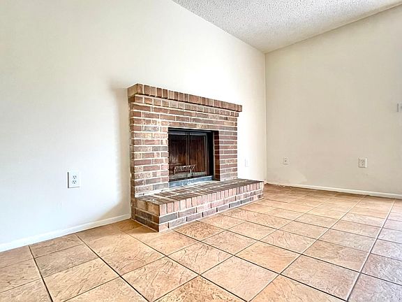 4th image of 1100 Lowry Ave Unit 44
