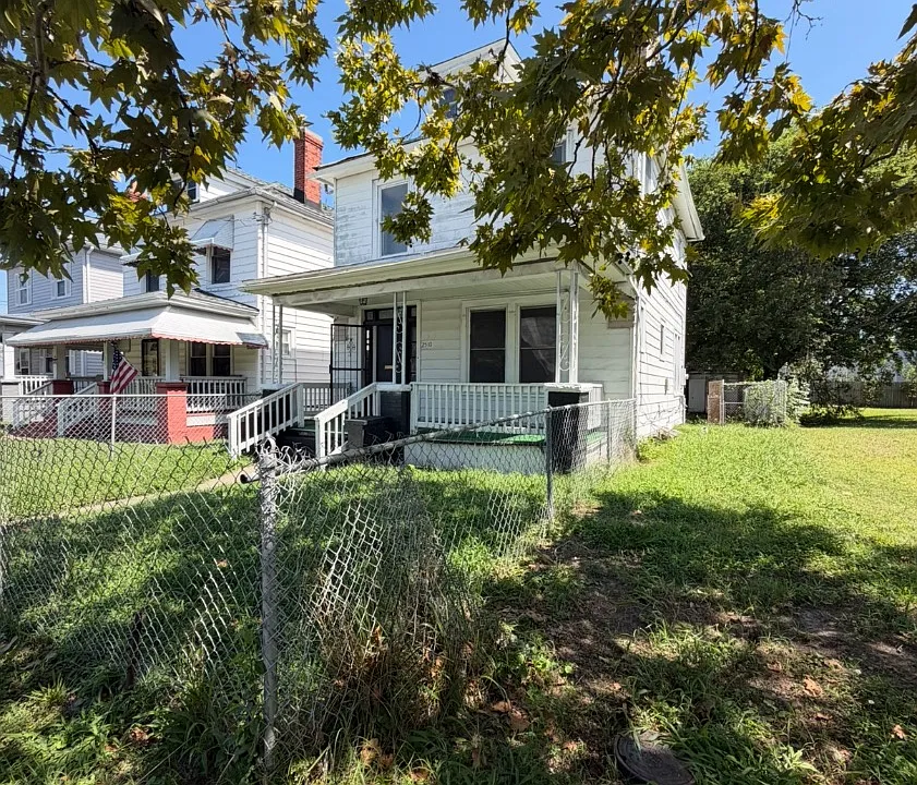 2510 Marshall Ave