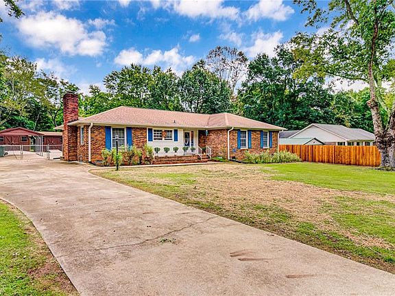 3rd image of 3514 Regents Park Ln