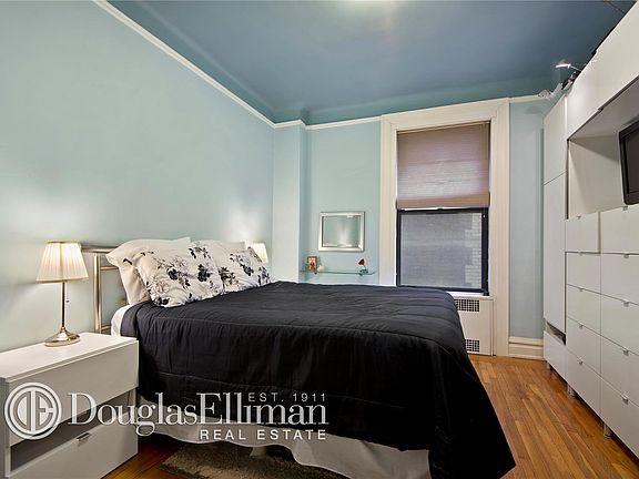 4th image of 205 W 54th St APT 7B