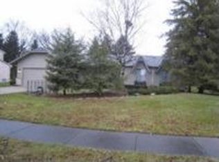1912 Chatham Dr, Troy, MI 48084