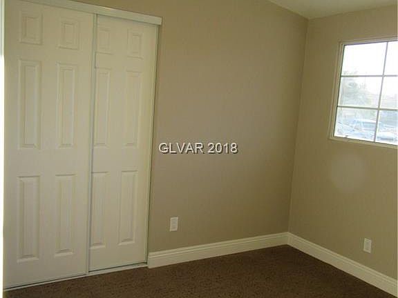 3rd image of 1921 Silver Birch Ln