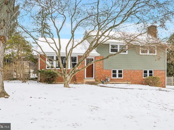 233 S Pennell Rd, Aston, PA 19063