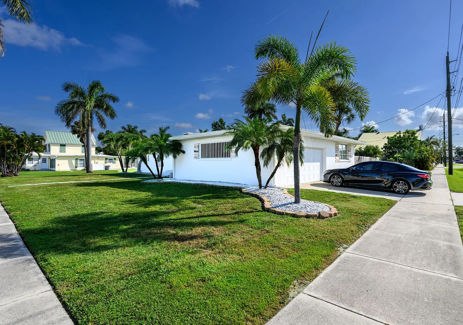 Seasonal / Short-Term Rental Charming Downtown Punta Gorda Retreat — Photo 2