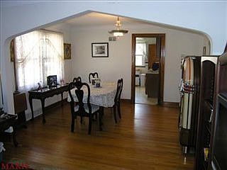 4th image of 3648 Eminence Blvd