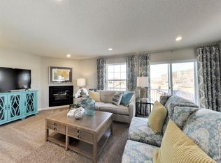 7527 Woods Edge Blvd, Lino Lakes, MN 55014