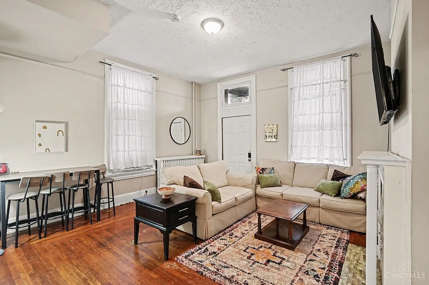 4 bed, 1854 sqft, $2,700 — Photo 2