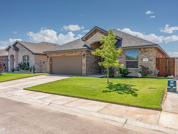 3rd image of 1900 Wrigley Dr