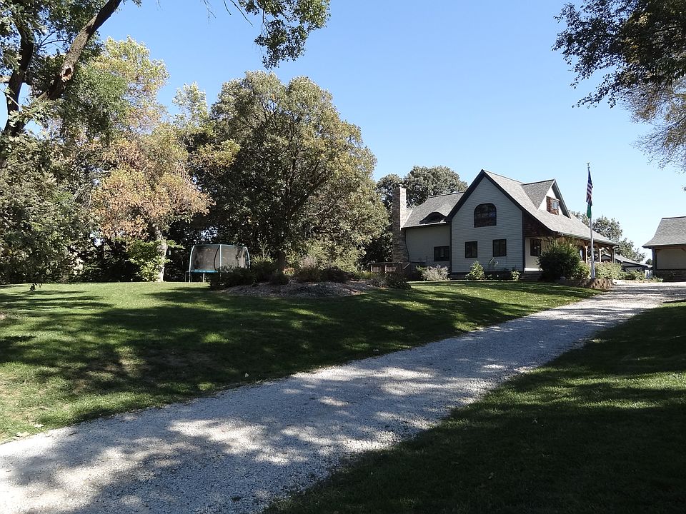 Drive way up to the house