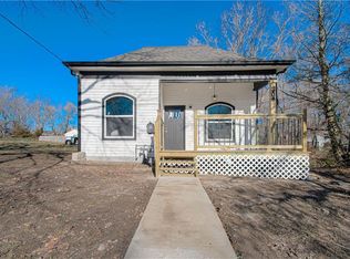 304 E Elm St, Independence, MO 64050